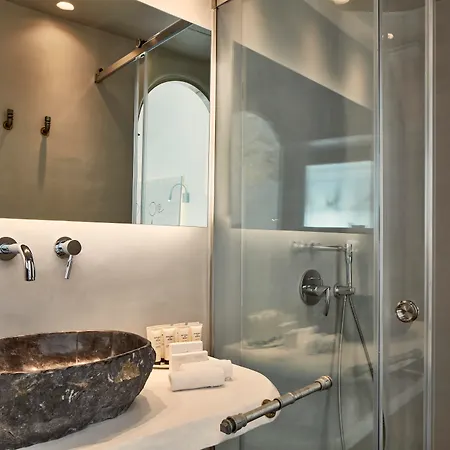 Homeric Poems Hotel