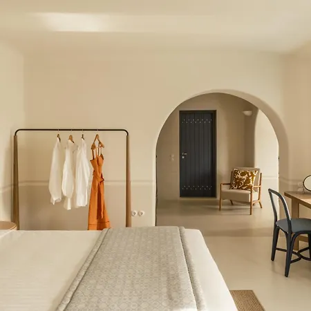 Homeric Poems Hotel Firostefani