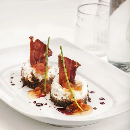 Homeric Poems Hotel Firostefani