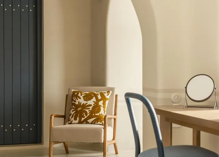 Hotel Homeric Poems 5*