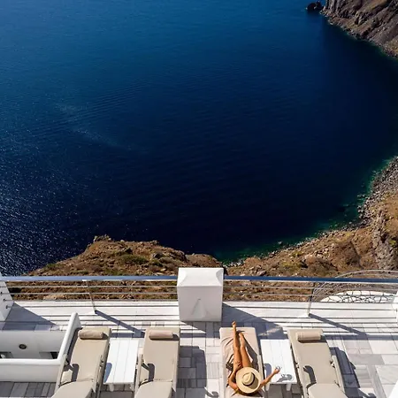 Homeric Poems Hotel Firostefani