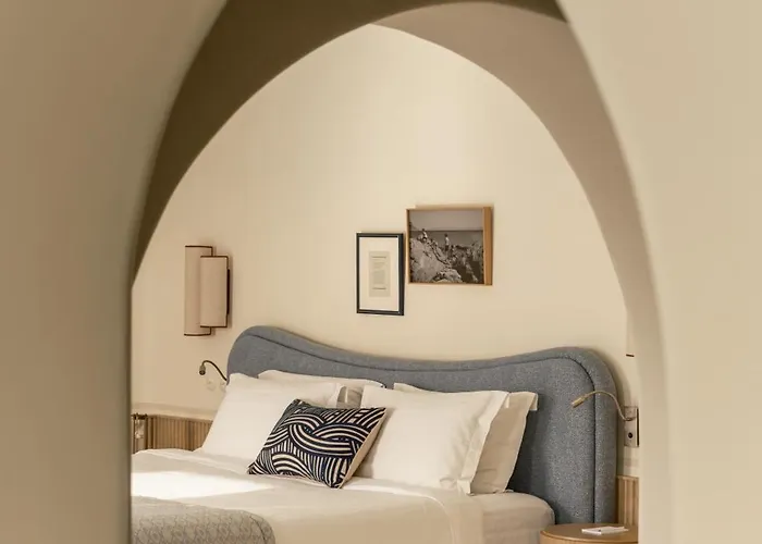 Homeric Poems 5* Firostefani