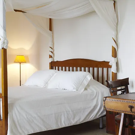 Homeric Poems Otel Firostefani